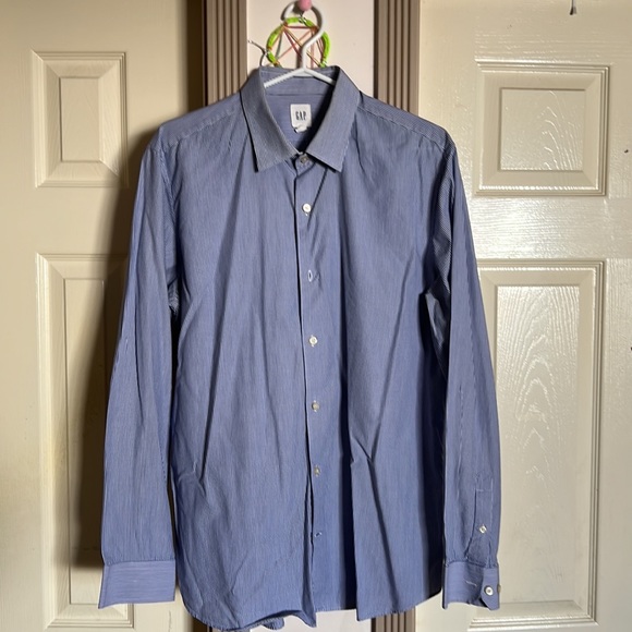 Gap - Picture 2 of 2